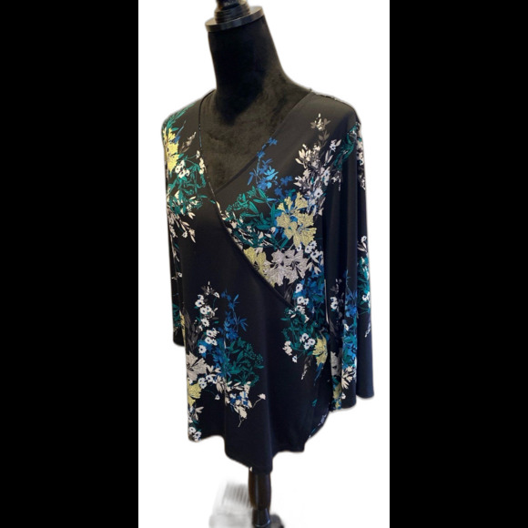 Style & Co Faux Wrap Blouse Size 1X Black Floral + Stretch 3/4 Sleeve V neck Top - Picture 3 of 11